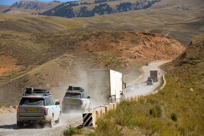 Illustration for article titled Land Rover Completes World’s First Hybrid Expedition Along Silk Trail From Solihull To Mumbai